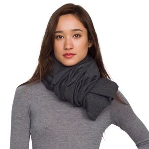 American Apparel Circle Scarf (Dark Gray)